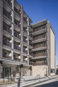 建築写真撮影　竣工写真撮影　建築カメラマン 建築写真きれい　建築カメラマン 神奈川　東京　千葉　埼玉　竣工写真　建築写真家　建築写真きれい　集合住宅撮影　建築　画像リタッチ　電線消し画像処理　キューブ羽田　外観３