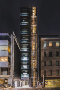 建築写真撮影　竣工写真撮影　集合住宅　マンションなど　建築竣工写真　リフォーム写真　建築カメラマン 建築写真きれい　建築カメラマン 神奈川　東京　千葉　埼玉　竣工写真　建築写真家　建築写真きれい　集合住宅撮影　エントランスの階段　建築　画像リタッチ　電線消し画像処理　赤坂田町ビル　外観４