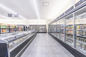 建築写真撮影　竣工写真撮影　建築カメラマン 建築写真きれい　店舗の綺麗な写真　建築カメラマン 神奈川　東京　千葉　埼玉　竣工写真　建築写真家　建築写真きれい　レストラン撮影　店舗撮影　商業施設の撮影　スーパーマーケット店舗撮影　店舗冷凍コーナー　店舗写真カメラマン　画像リタッチ　