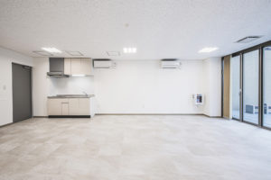 建築写真撮影　竣工写真撮影　集合住宅　マンションなど　　建築竣工写真　リフォーム写真　建築カメラマン 建築写真きれい　建築カメラマン 神奈川　東京　千葉　埼玉　竣工写真　建築写真家　建築写真きれい　集合住宅撮影　エントランスホール　建築　画像リタッチ料金内　キューブ羽田　集会室