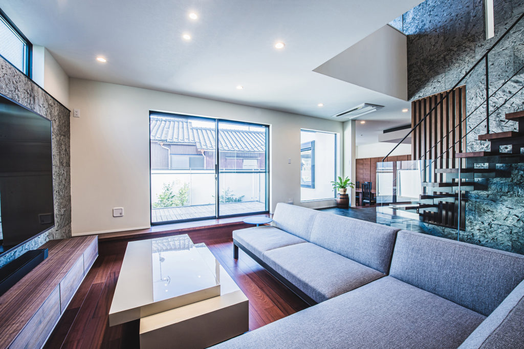 建築写真撮影　竣工写真撮影　建築カメラマン 建築写真きれい　病院の綺麗な写真　建築カメラマン 神奈川　東京　千葉　埼玉　竣工写真　個人宅撮影　別荘、新築個人宅　新築住宅などの個人宅の建築写真　建築写真家　建築写真きれい　個人宅の撮影　建築　画像リタッチ　電線消し画像処理　別荘の外観写真　建築出張カメラマン　川崎　横浜　戸建ての外観写真撮影　リビングとソファー