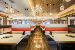 建築写真撮影　竣工写真撮影　建築カメラマン 建築写真きれい　店舗の綺麗な写真　建築カメラマン 神奈川　東京　千葉　埼玉　竣工写真　建築写真家　建築写真きれい　レストラン撮影　店舗撮影　商業施設の撮影　焼き肉屋　建築　画像リタッチ　電線消し画像処理　焼肉屋　客席２