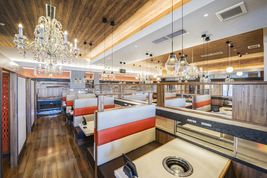 建築写真撮影　竣工写真撮影　建築カメラマン 建築写真きれい　店舗の綺麗な写真　建築カメラマン 神奈川　東京　千葉　埼玉　竣工写真　建築写真家　建築写真きれい　レストラン撮影　店舗撮影　商業施設の撮影　焼き肉屋　建築　画像リタッチ　電線消し画像処理　焼肉屋　客席４