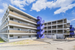 建築写真撮影　竣工写真撮影　建築カメラマン 建築写真きれい　病院の綺麗な写真　建築カメラマン 神奈川　東京　千葉　埼玉　竣工写真　病院の撮影　病院・老人ホーム・医療センターなどの医療施設の建築写真　建築写真家　建築写真きれい　医療施設の撮影　建築　画像リタッチ　電線消し画像処理　ケアハウスのの外観　横