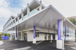 建築写真撮影　竣工写真撮影　建築カメラマン 建築写真きれい　病院の綺麗な写真　建築カメラマン 神奈川　東京　千葉　埼玉　竣工写真　病院の撮影　病院・老人ホーム・医療センターなどの医療施設の建築写真　建築写真家　建築写真きれい　医療施設の撮影　建築　画像リタッチ　電線消し画像処理　病院の裏口の写真