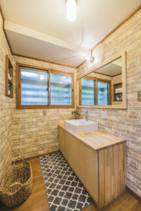 建築写真撮影　竣工写真撮影　建築カメラマン 建築写真きれい　病院の綺麗な写真　建築カメラマン 神奈川　東京　千葉　埼玉　竣工写真　個人宅撮影　別荘、新築個人宅　新築住宅、一戸建てなどの個人宅の建築写真　リフォーム施行写真　建築写真家　建築写真きれい　個人宅の撮影　建築　画像リタッチ　電線消し画像処理　別荘の外観写真　建築出張カメラマン　川崎　横浜 洗面所