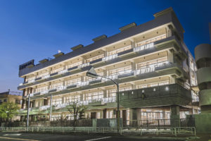 建築写真撮影　竣工写真撮影　建築カメラマン 建築写真きれい　学校の綺麗な写真　建築カメラマン 神奈川　東京　千葉　埼玉　竣工写真　学校外装内装撮影　学校撮影　学校・幼稚園・図書館などの公共施設の建築写真　建築写真家　建築写真きれい　公共施設の撮影　建築　画像リタッチ　電線消し画像処理　夕景の外観