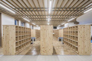 建築写真撮影　竣工写真撮影　建築カメラマン 建築写真きれい　学校の綺麗な写真　建築カメラマン 神奈川　東京　千葉　埼玉　竣工写真　学校外装内装撮影　学校撮影　学校・幼稚園・図書館などの公共施設の建築写真　建築写真家　建築写真きれい　公共施設の撮影　建築　画像リタッチ　電線消し画像処理　。昇降口