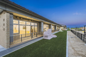 建築写真撮影　竣工写真撮影　建築カメラマン 建築写真きれい　綺麗な建築写真　建築カメラマン 神奈川　東京　千葉　埼玉　竣工写真　学校外装内装撮影　学校撮影　学校・幼稚園・図書館などの公共施設の建築写真　建築写真家　建築写真きれい　公共施設の撮影　建築　画像リタッチ　電線消し画像処理　幼稚園、保育園の竣工写真　夜景