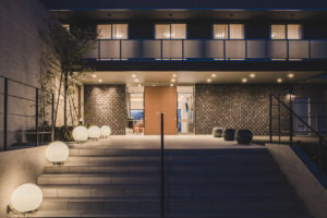 建築写真撮影　竣工写真撮影　建築カメラマン 建築写真きれい　病院の綺麗な写真　建築カメラマン 神奈川　東京　千葉　埼玉　竣工写真　病院／クリニック撮影　病院・歯科医院　医療施設の建築写真　建築写真家　建築写真きれい　特別養護老人ホームの撮影　施工写真　画像リタッチ　電線消し画像処理　病院の外観　玄関　夜景アップ