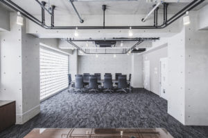 建築写真撮影　竣工写真撮影　建築カメラマン 建築写真きれい　ケアハウス・病院の綺麗な写真　建築カメラマン 神奈川　東京　千葉　埼玉　竣工写真　病院／老人ホームの撮影　病院・老人ホーム・医療センターなどの医療施設の建築写真　建築写真家　建築写真きれい　医療施設の撮影　建築　会議室