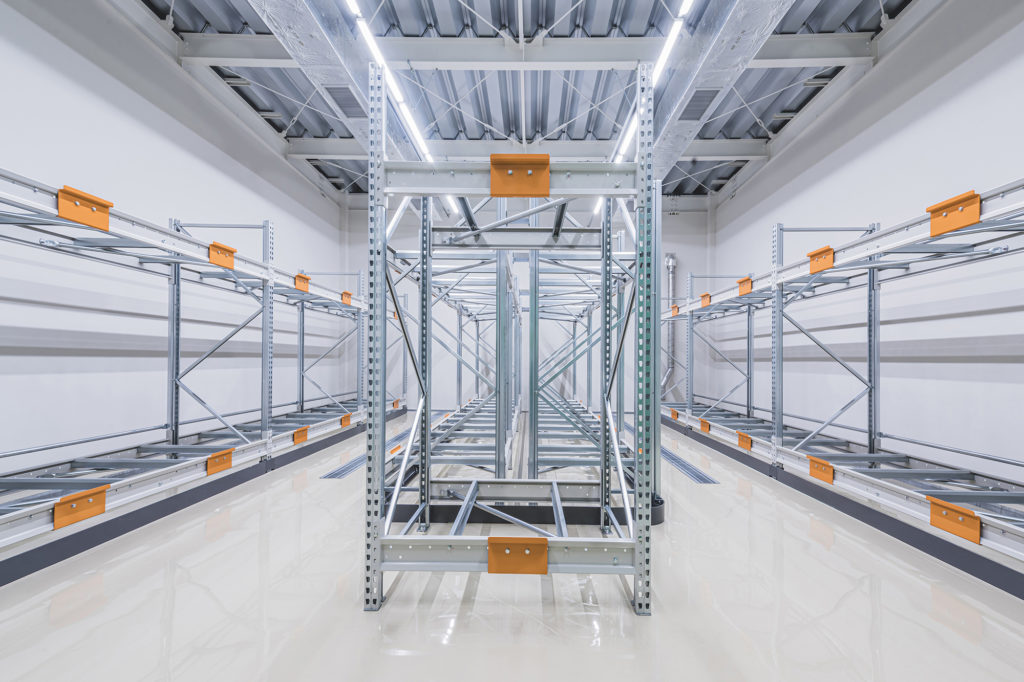 建築写真撮影　竣工写真撮影　建築カメラマン 建築写真きれい　病院の綺麗な写真　建築カメラマン 神奈川　東京　千葉　埼玉　竣工写真　工場・プール・倉庫・　プライベートスペースの内装など多種建築写真　建築写真家　建築写真きれい 神社仏閣の撮影　建築　画像リタッチ　電線消し画像処理　別荘の外観写真　建築出張カメラマン　川崎　横浜　倉庫の撮影　クレーン