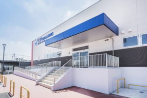 建築写真撮影　竣工写真撮影　建築カメラマン 建築写真きれい　病院の綺麗な写真　建築カメラマン 神奈川　東京　千葉　埼玉　竣工写真　工場・プール・倉庫・　プライベートスペースの内装など多種建築写真　建築写真家　建築写真きれい　神社仏閣の撮影　建築　画像リタッチ　電線消し画像処理　別荘の外観写真　建築出張カメラマン　川崎　横浜　プライベートスイミングスクール　外観