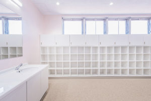 建築写真撮影　竣工写真撮影　建築カメラマン 建築写真きれい　病院の綺麗な写真　建築カメラマン 神奈川　東京　千葉　埼玉　竣工写真　工場・プール・倉庫・　プライベートスペースの内装など多種建築写真　建築写真家　建築写真きれい　神社仏閣の撮影　建築　画像リタッチ　電線消し画像処理　別荘の外観写真　建築出張カメラマン　川崎　横浜　プライベートスイミングスクール　着替え室