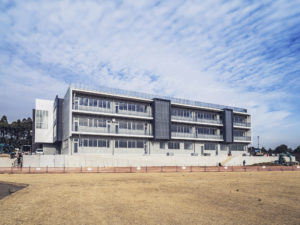 建築写真撮影　竣工写真撮影　建築カメラマン 建築写真きれい　学校の綺麗な写真　建築カメラマン 神奈川　東京　千葉　埼玉　竣工写真　学校外装内装撮影　学校撮影　学校・幼稚園・図書館などの公共施設の建築写真　建築写真家　建築写真きれい　公共施設の撮影　建築　画像リタッチ　電線消し画像処理　学校外観　日中
