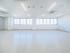 建築写真撮影　竣工写真撮影　建築カメラマン 建築写真きれい　学校の綺麗な写真　建築カメラマン 神奈川　東京　千葉　埼玉　竣工写真　学校外装内装撮影　学校撮影　学校・幼稚園・図書館などの公共施設の建築写真　建築写真家　建築写真きれい　白い部屋