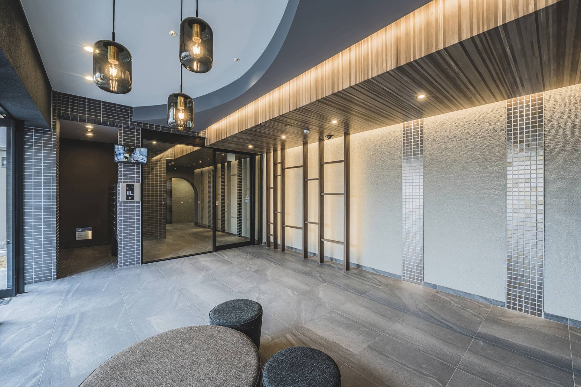 建築写真撮影　竣工写真撮影　集合住宅　マンションなど　　建築竣工写真　リフォーム写真　建築カメラマン 建築写真きれい　建築カメラマン 神奈川　東京　千葉　埼玉　竣工写真　建築写真家　建築写真きれい　集合住宅撮影　エントランスホール　建築　画像リタッチ料金内